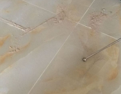张家口市瓷砖空鼓维修公司分享粘合剂选择不当在瓷砖铺贴过程中可能导致以下问题